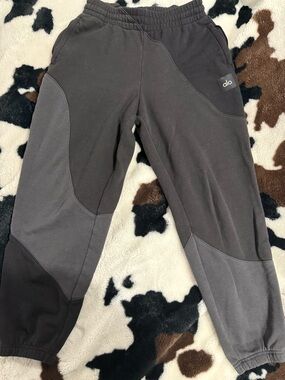 alo yoga make waves joggers